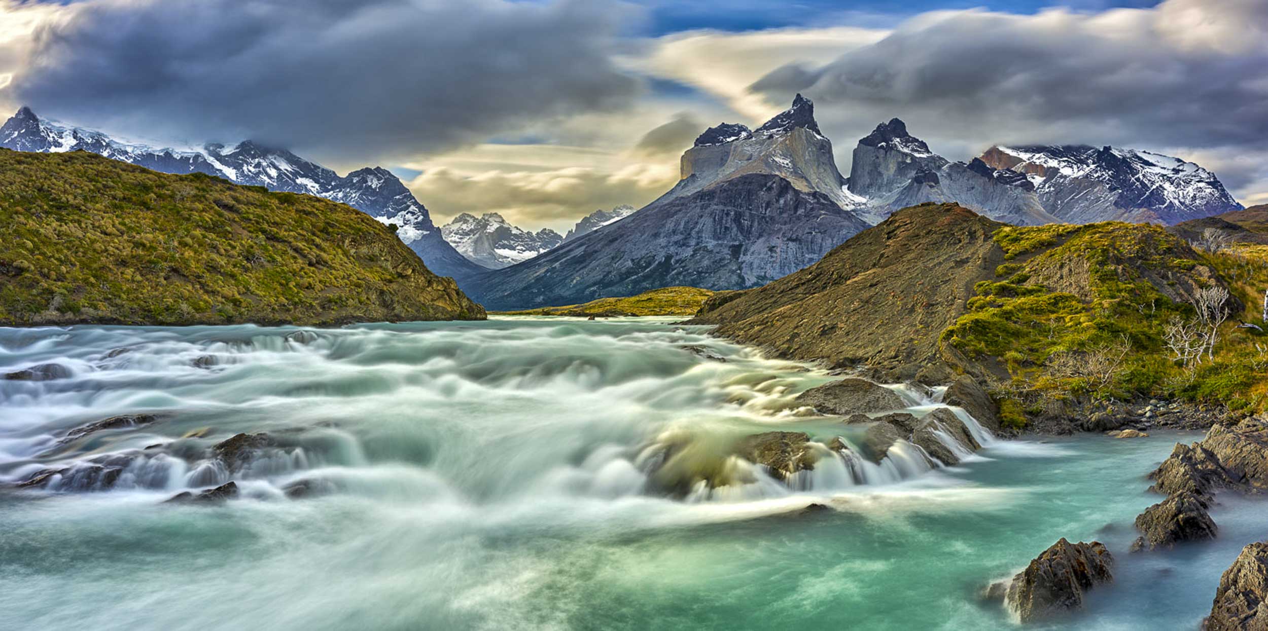 Cascada Del Rio Paine