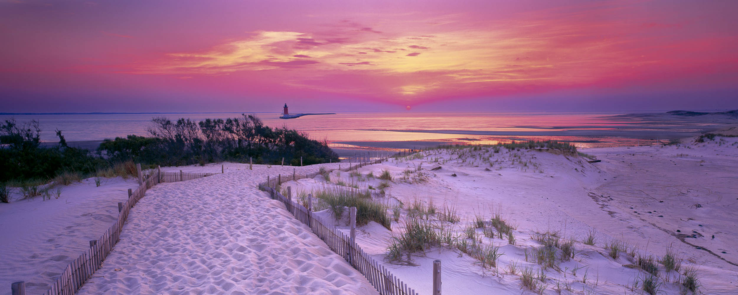Breakwater Lighthouse, Delaware, USA