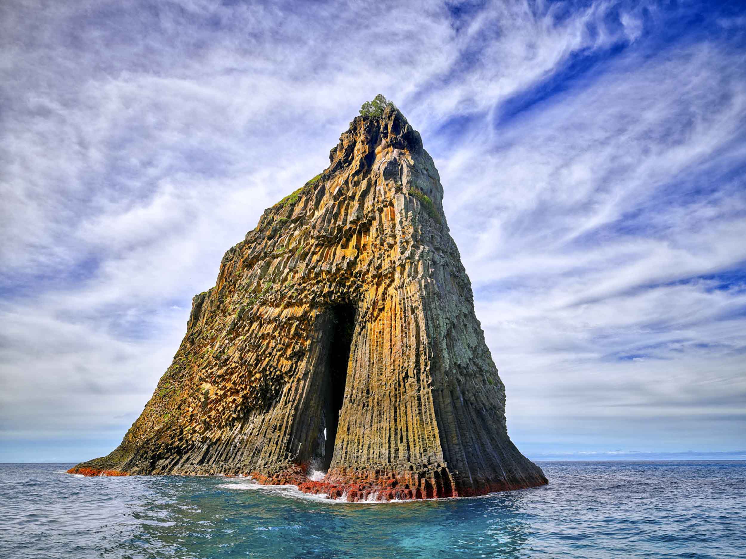 Cathedral Rock, Norfolk Island