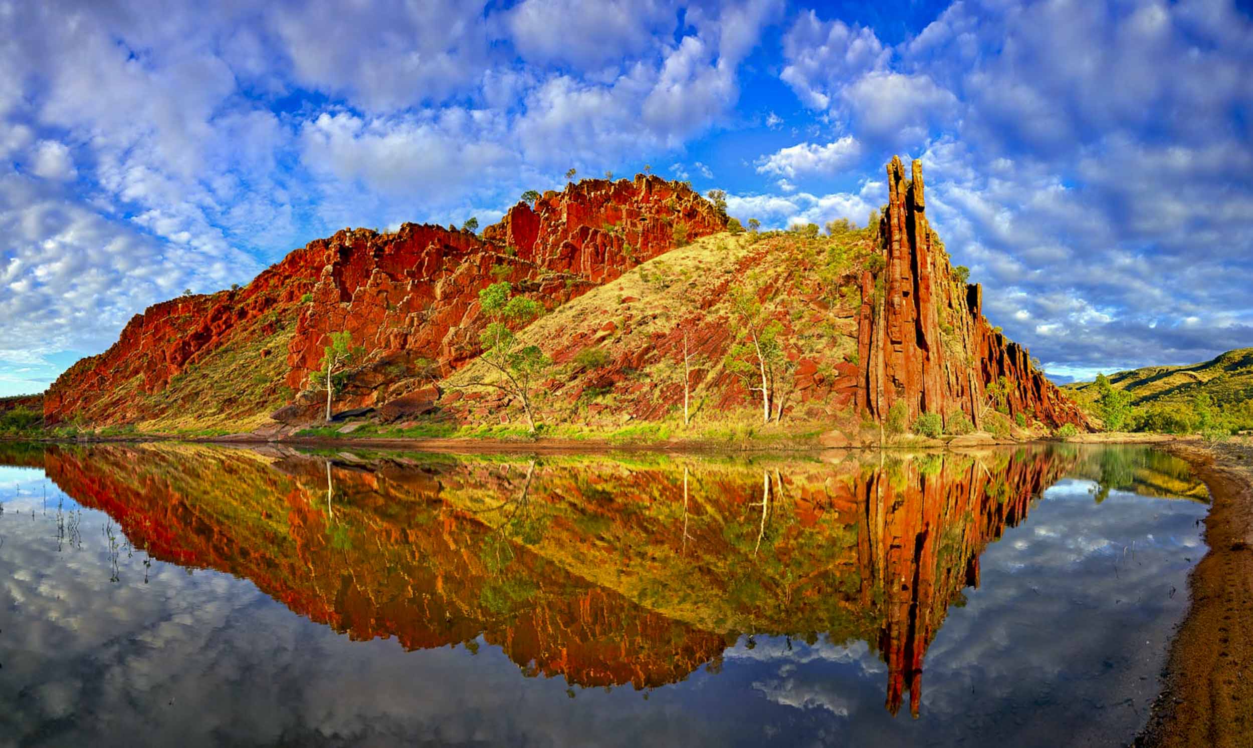 Organ Pipes, Glen Helen Gorge, NT