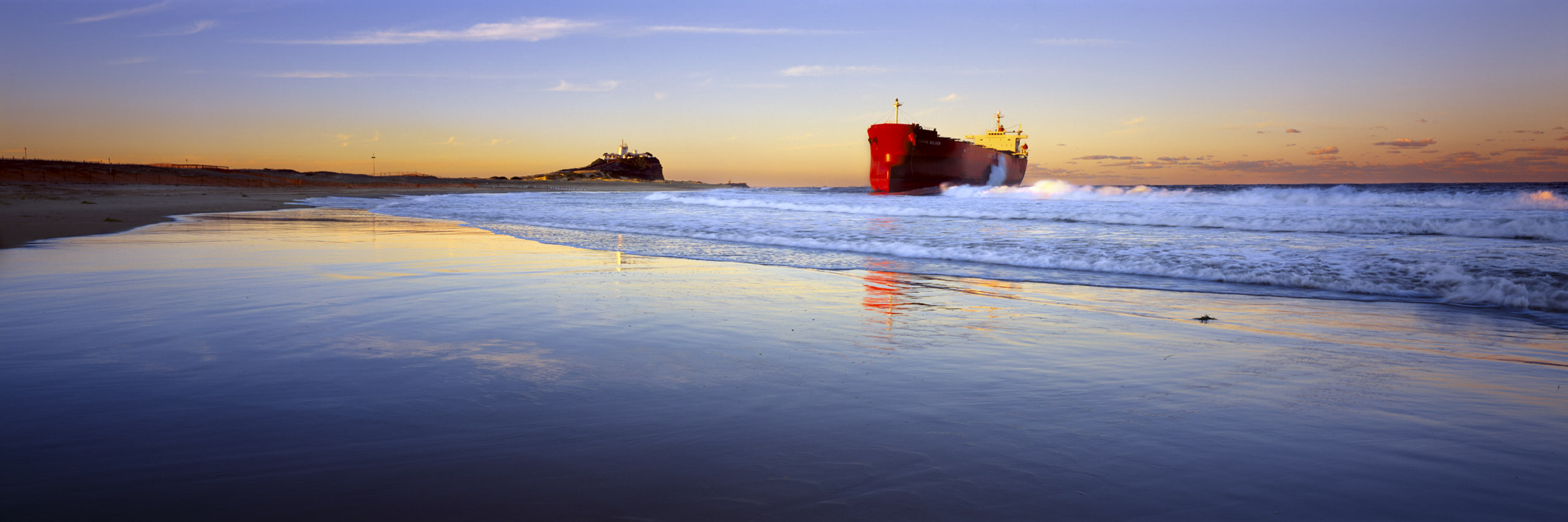 Pasha Bulker, Run Aground, Nobbys Beach, NSW