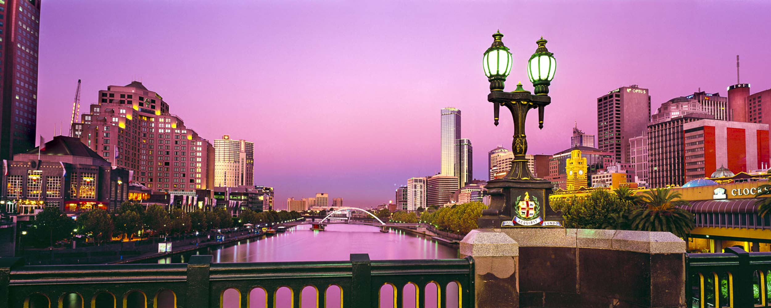 Melbourne Romance, Australia