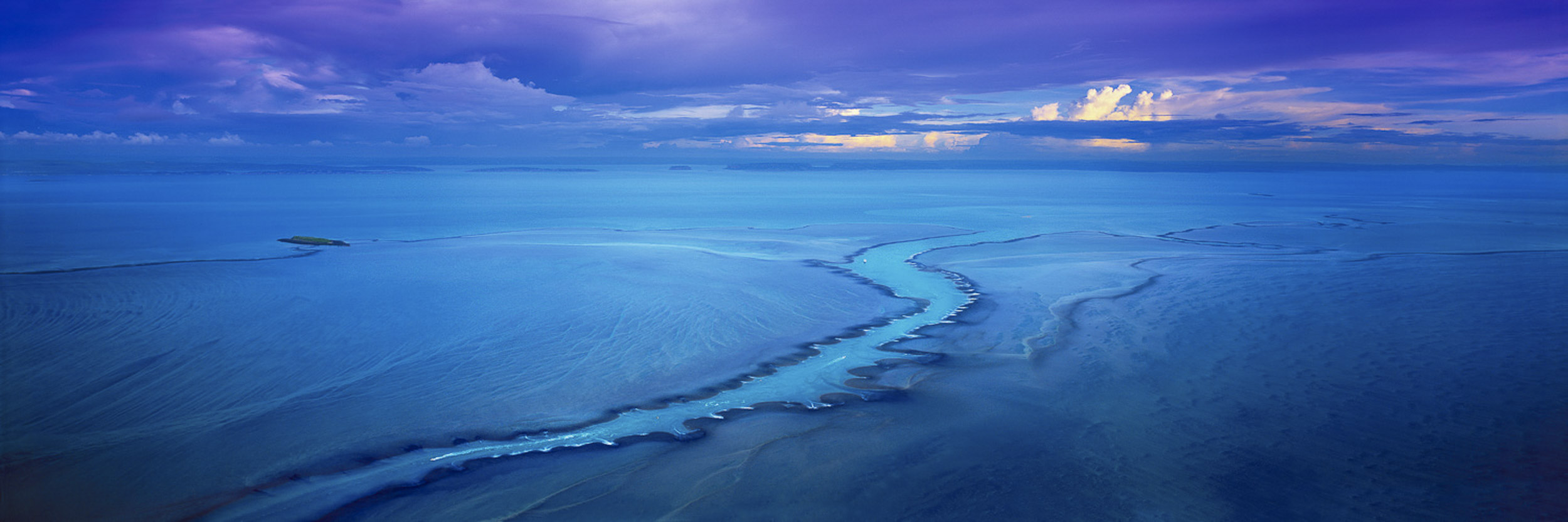 Distant Horizon, Montgomery Reef, WA